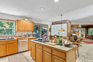 4622 Mapleton Dr, West Linn, OR 97068 - Photo 10