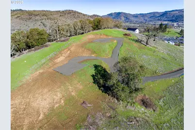 02 Palmdale Ave, Roseburg, OR 97471 - Photo 4