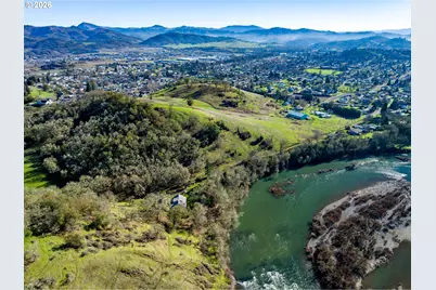 02 Palmdale Ave, Roseburg, OR 97471 - Photo 14