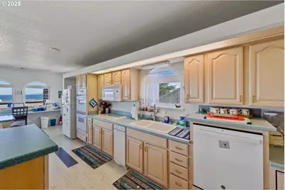 1257 7th St, Bandon, OR 97411 - Photo 24