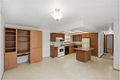 2450 Grant St, North Bend, OR 97459 - Photo 8