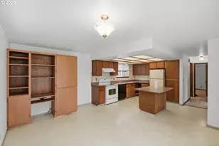 2450 Grant St, North Bend, OR 97459 - Photo 8