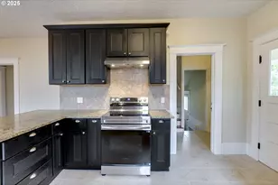 8113 SE Morrison St, Portland, OR 97215 - Photo 16
