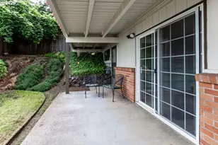 3985 University St, Eugene, OR 97405 - Photo 32
