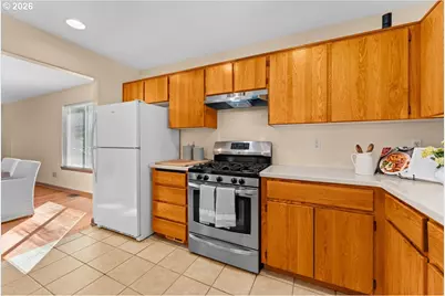 1037 NE Lija Loop, Portland, OR 97211 - Photo 12