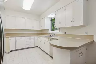 3270 SW Fairmount Blvd, Portland, OR 97239 - Photo 16