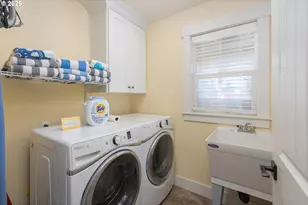 1930 NW Harbor Ave, Lincoln City, OR 97367 - Photo 40