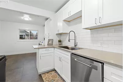 2907 E 24th St, Vancouver, WA 98661 - Photo 8