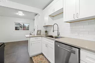 2907 E 24th St, Vancouver, WA 98661 - Photo 8