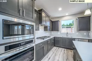 956 NE Sagebrush Dr, Estacada, OR 97023 - Photo 4