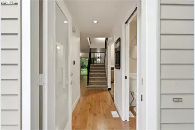 547 N Hayden Bay Dr, Portland, OR 97217 - Photo 4