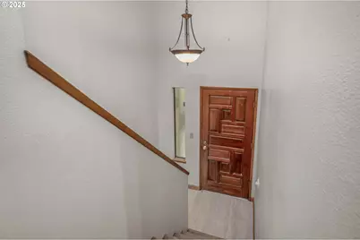 2802 Treetop Ln, West Linn, OR 97068 - Photo 4