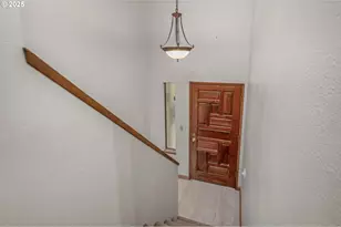 2802 Tree Top Ln, West Linn, OR 97068 - Photo 4