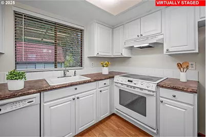 2802 Treetop Ln, West Linn, OR 97068 - Photo 18