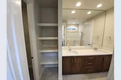 2950 Olympic St #20, Woodburn, OR 97071 - Photo 10