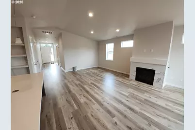 2950 Olympic St #20, Woodburn, OR 97071 - Photo 2