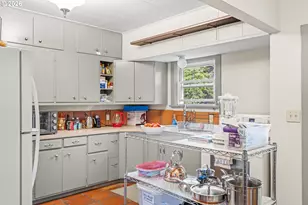 1170 N Baxter St, Coquille, OR 97423 - Photo 24