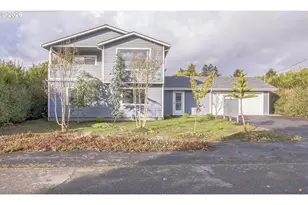 314 S Hazel St, Brookings, OR 97415 - Photo 2