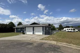 1238 Bennett Dr, Goldendale, WA 98620 - Photo 2