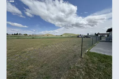 Bennett, Goldendale, WA 98620 - Photo 36