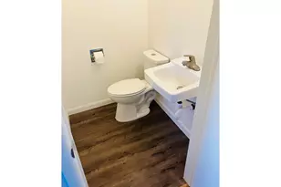 152 W C St, Springfield, OR 97477 - Photo 14