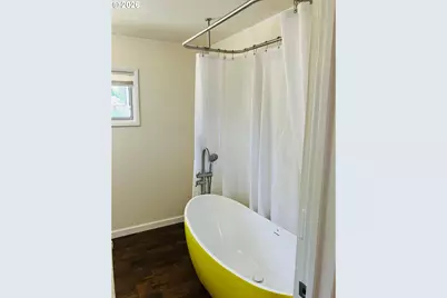 152 W C St, Springfield, OR 97477 - Photo 34