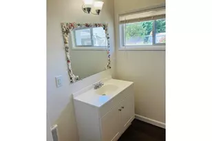152 W C St, Springfield, OR 97477 - Photo 36