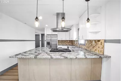 705 SW Dennis Ave, Hillsboro, OR 97123 - Photo 10