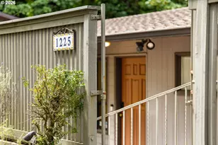 1225 SW Rivington Dr, Portland, OR 97201 - Photo 4