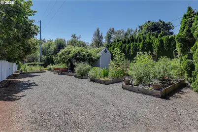 482 Covey Ln, Eugene, OR 97401 - Photo 36