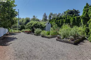 482 Covey Ln, Eugene, OR 97401 - Photo 36