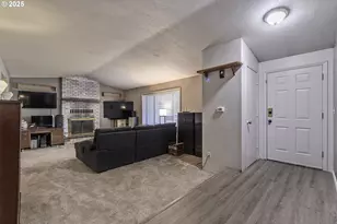 19820 NE Hassalo Ct, Portland, OR 97230 - Photo 2