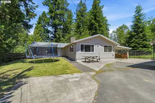 1991 Hazel St, Myrtle Point, OR 97458 - Photo 2