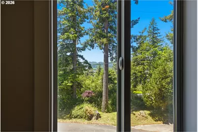 1991 Hazel St, Myrtle Point, OR 97458 - Photo 36