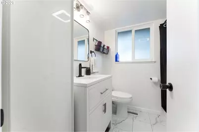 11760 SW King George Dr, Portland, OR 97224 - Photo 12