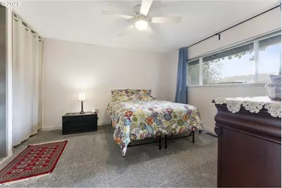 11760 SW King George Dr, Portland, OR 97224 - Photo 10