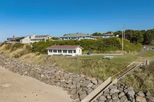 225 Monterey Ave, Lincoln City, OR 97367 - Photo 32