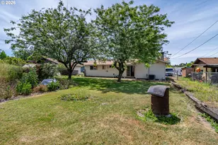 1976 Burdette Dr, Roseburg, OR 97471 - Photo 48