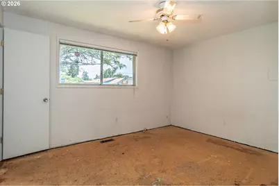 1976 Burdette Dr, Roseburg, OR 97471 - Photo 32