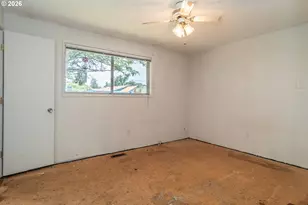 1976 Burdette Dr, Roseburg, OR 97471 - Photo 32