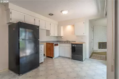1976 Burdette Dr, Roseburg, OR 97471 - Photo 16