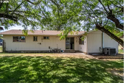 1976 Burdette Dr, Roseburg, OR 97471 - Photo 38