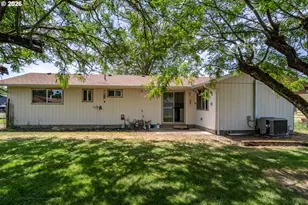 1976 Burdette Dr, Roseburg, OR 97471 - Photo 38