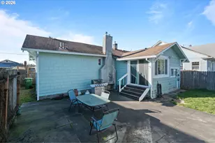 438 Front Ave, Castle Rock, WA 98611 - Photo 16