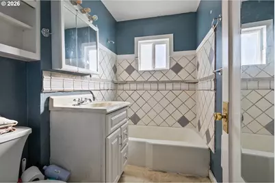 438 Front Ave, Castle Rock, WA 98611 - Photo 8