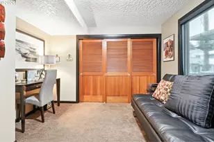 331 NE Bridgeton, Portland, OR 97211 - Photo 18