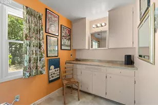 1175 Lake Park Dr, Eugene, OR 97404 - Photo 26