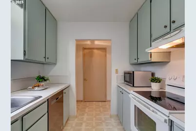 17822 NW Lakeway Ct, Beaverton, OR 97006 - Photo 22