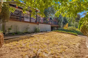 5238 SW Vacuna St, Portland, OR 97219 - Photo 36