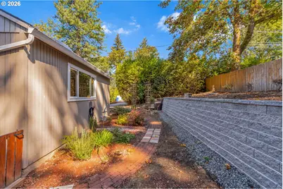 5238 SW Vacuna St, Portland, OR 97219 - Photo 34